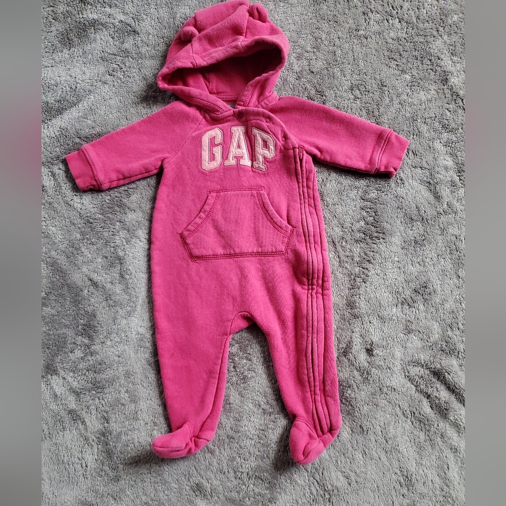 Baby Gap Pink Fleece Hooded Logo Romper 3-6 Warm & Cozy EUC Hoodie 1pc